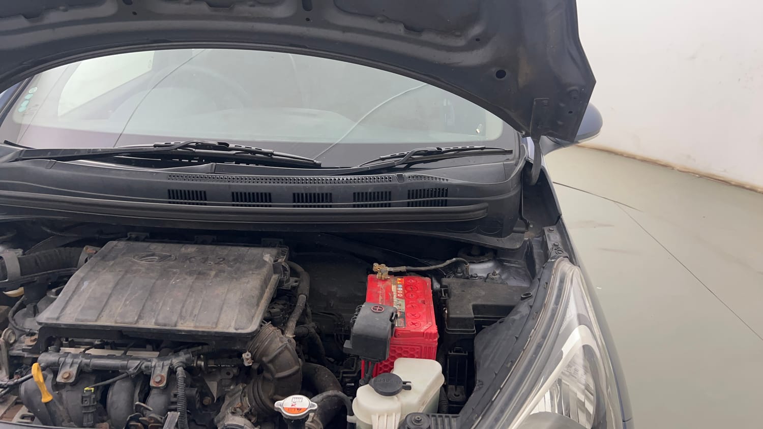 Used 2015 Hyundai Xcent S 1.2 Petrol Manual engine ENGINE LEFT SIDE HINGE & APRON VIEW