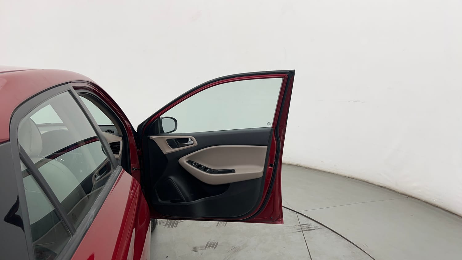 Used 2018 Hyundai Elite i20 Sportz 1.2 Petrol Manual interior RIGHT FRONT DOOR OPEN VIEW