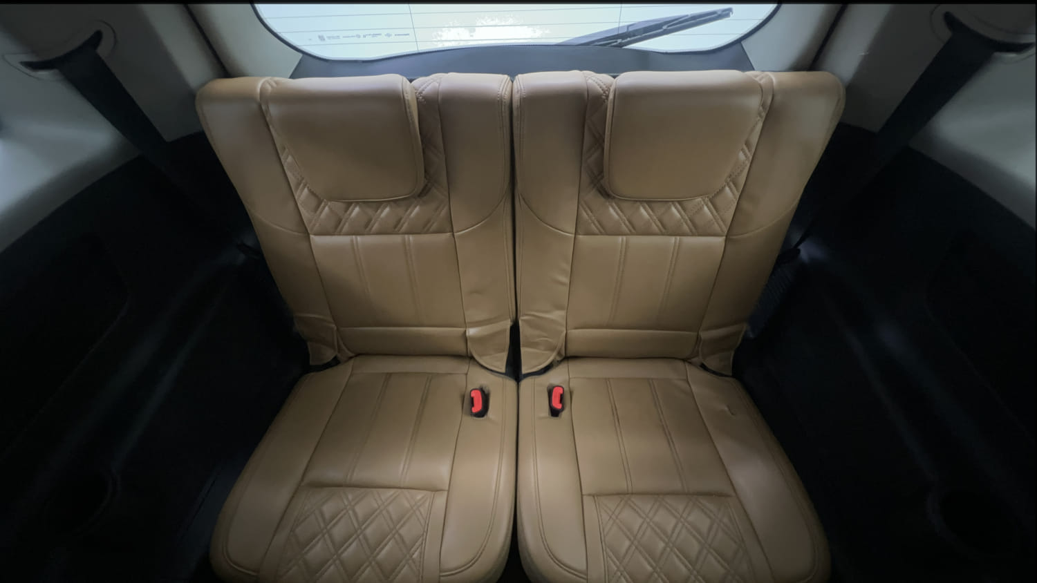 Used 2018 Mahindra XUV500 W11 Diesel Manual interior THIRD ROW SEAT