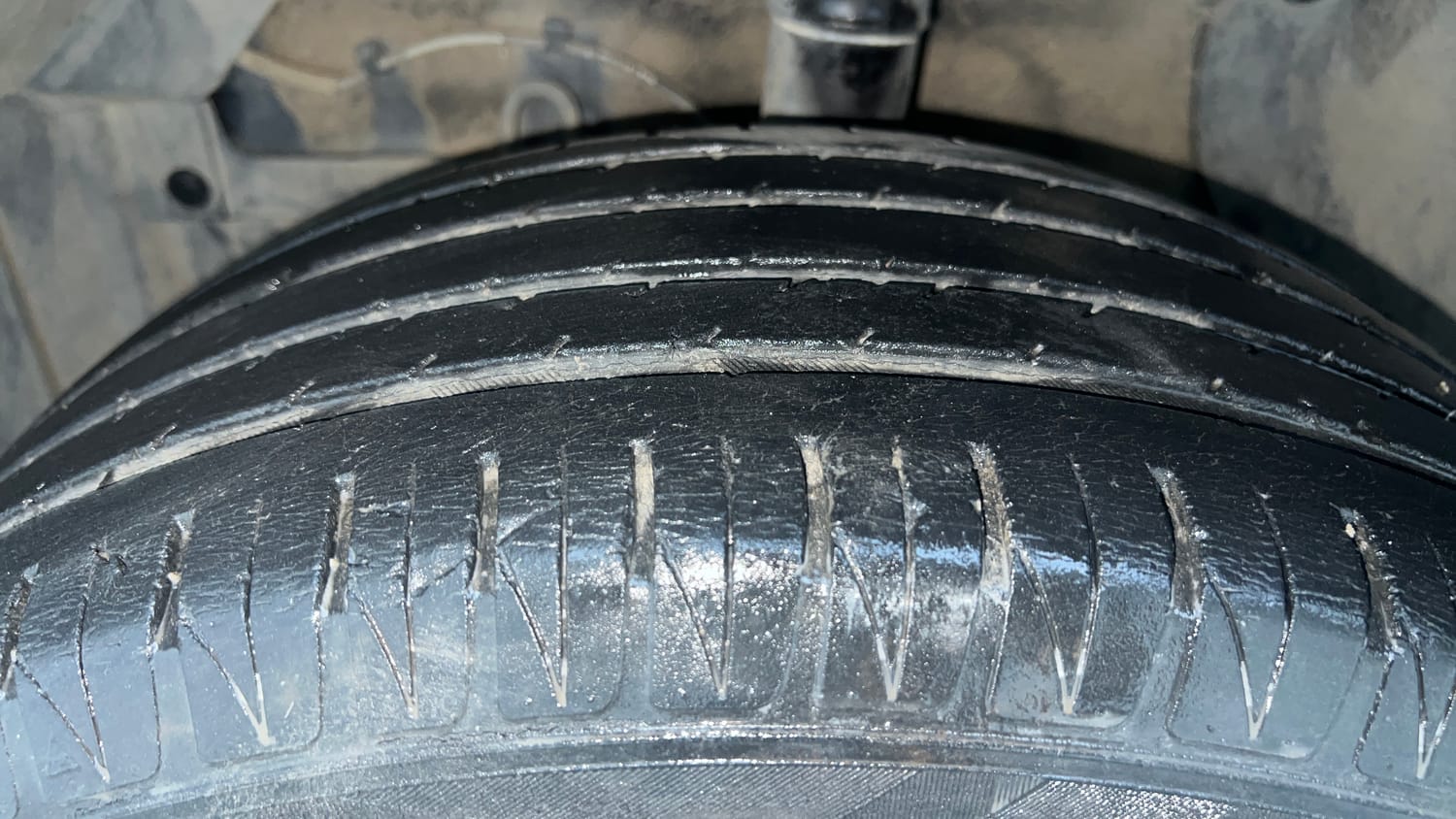 Used 2021 maruti-suzuki Vitara Brezza ZXi Petrol Manual tyres LEFT FRONT TYRE TREAD VIEW