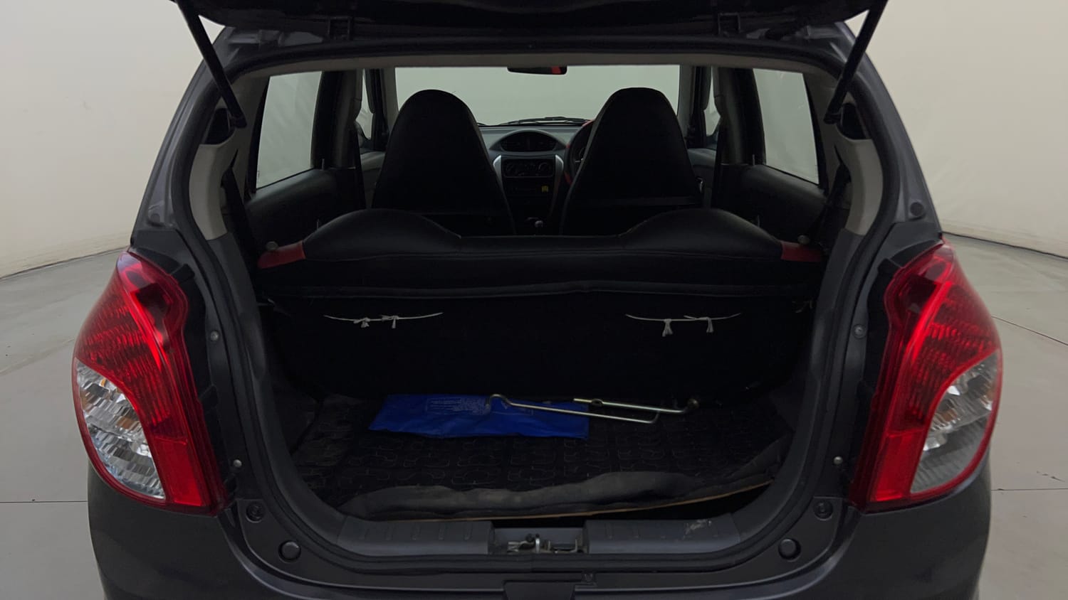 Used 2014 Maruti Suzuki Alto 800 Lxi Petrol Manual interior DICKY INSIDE VIEW