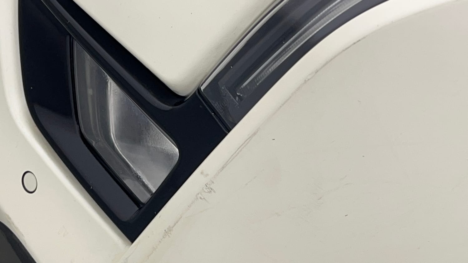 Used 2022 Mahindra XUV 300 W8 (O) 1.2 Petrol AMT Petrol Automatic dents MINOR SCRATCH