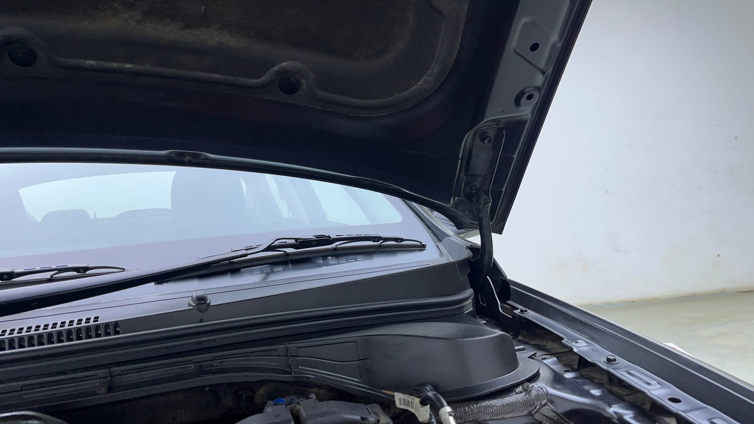 Used 2024 Hyundai Verna SX (O) 1.5 Turbo Petrol DCT Petrol Automatic engine ENGINE LEFT SIDE HINGE & APRON VIEW