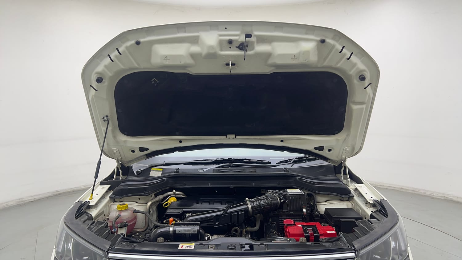 Used 2022 Mahindra XUV 300 W8 (O) 1.2 Petrol AMT Petrol Automatic engine ENGINE & BONNET OPEN FRONT VIEW