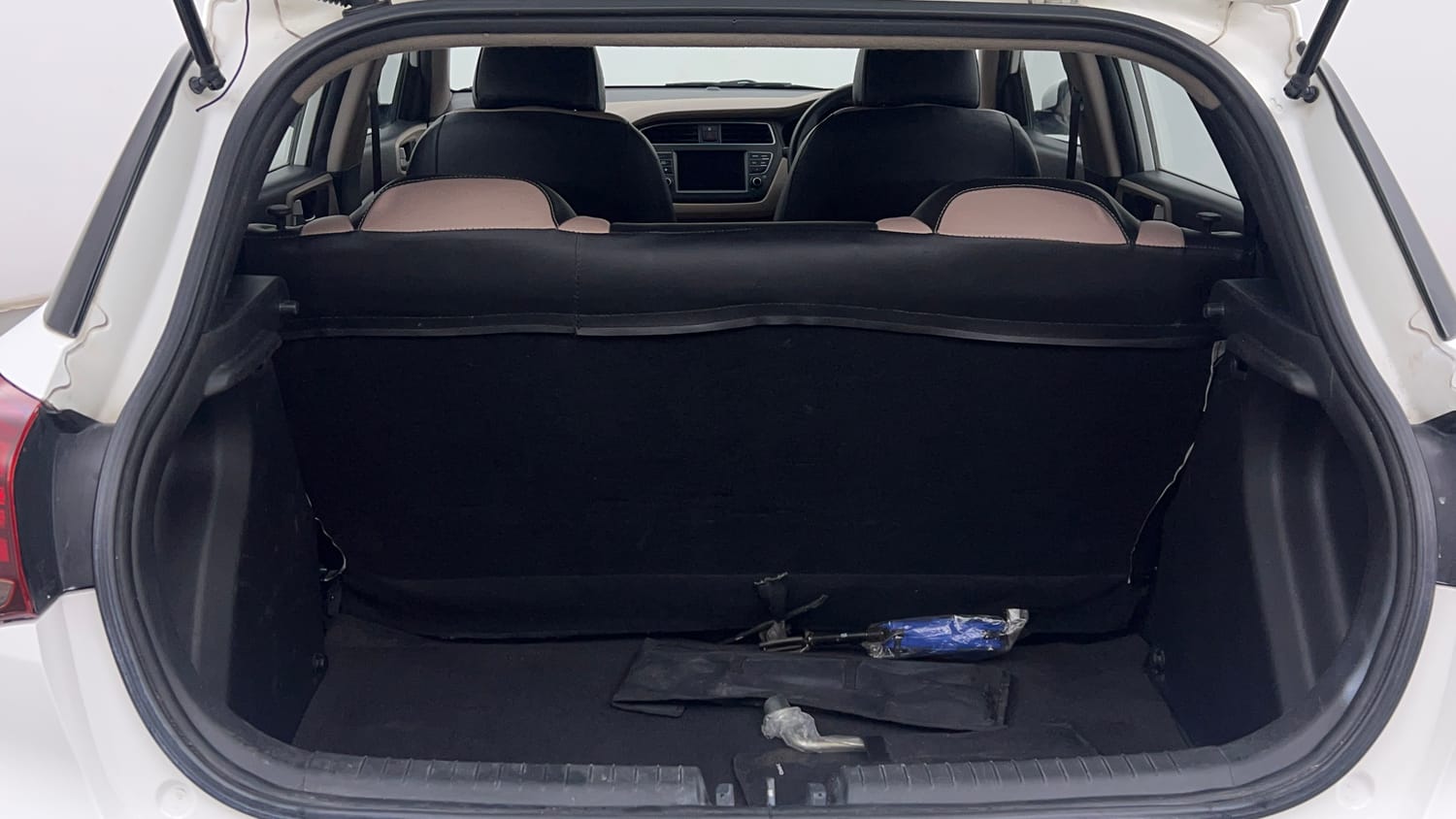 Used 2019 Hyundai Elite i20 Sportz 1.2 Petrol Manual interior DICKY INSIDE VIEW