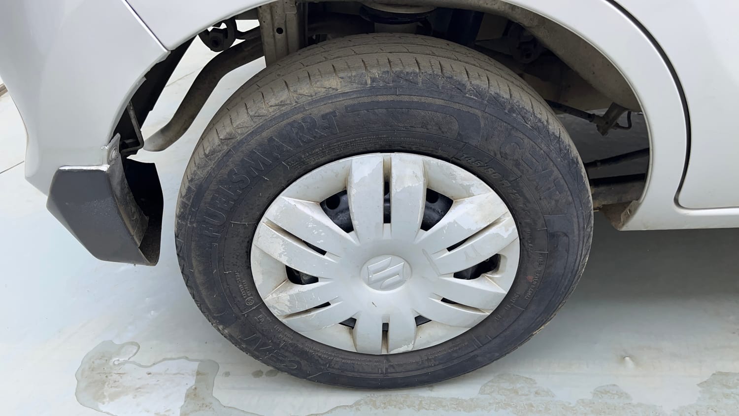 Used 2021 Maruti Suzuki Alto 800 LXi Petrol Manual tyres RIGHT REAR TYRE RIM VIEW