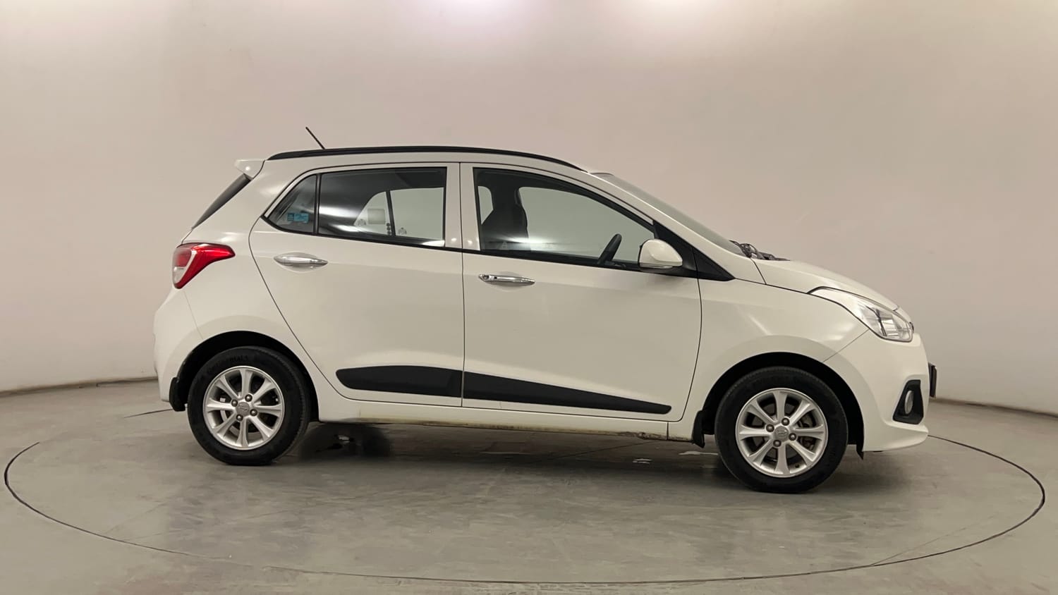 Used 2014 Hyundai Grand i10 Asta AT 1.2 Kappa VTVT Petrol Automatic exterior RIGHT SIDE VIEW