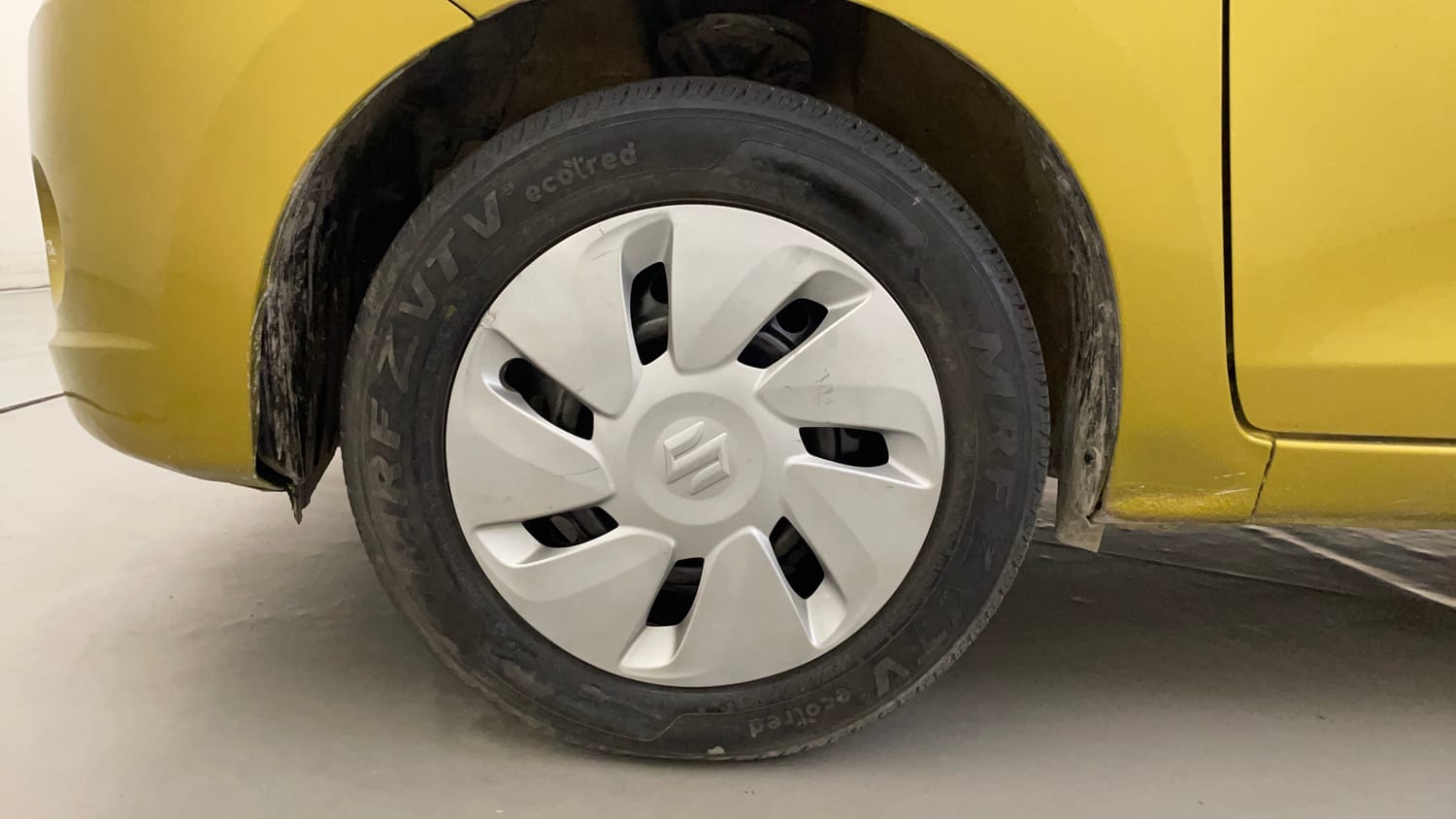 Used 2014 Maruti Suzuki Celerio VXi AMT Petrol Automatic tyres LEFT FRONT TYRE RIM VIEW