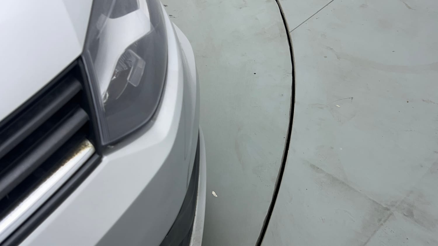 Used 2018 Volkswagen Ameo Trendline 1.0L (P) Petrol Manual dents MINOR SCRATCH