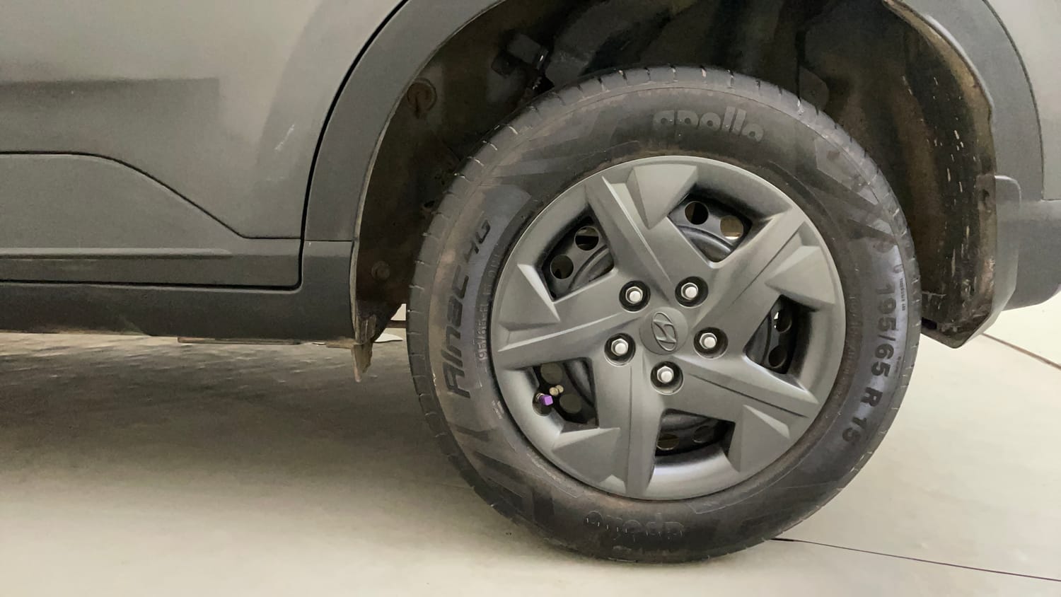 Used 2024 Hyundai Venue SX 1.2 Petrol Petrol Manual tyres LEFT REAR TYRE RIM VIEW