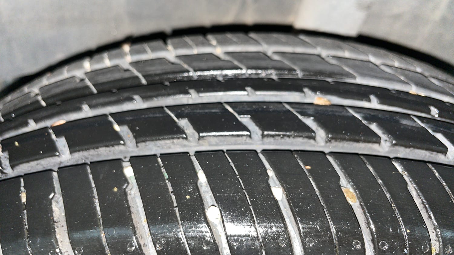 Used 2018 Renault Kwid RXL Petrol Manual tyres LEFT REAR TYRE TREAD VIEW