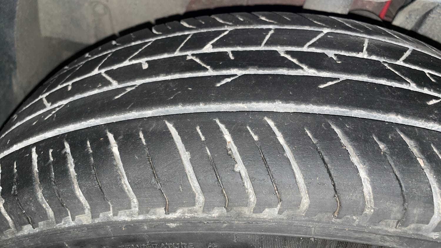 Used 2023 Renault Kiger RXT MT Petrol Manual tyres LEFT FRONT TYRE TREAD VIEW