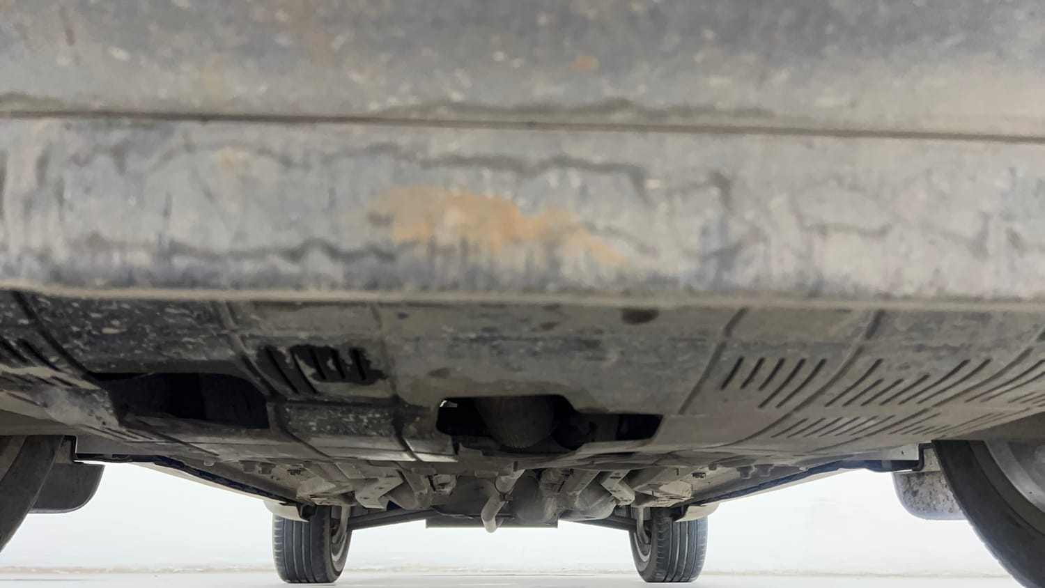 Used 2022 Jeep Compass Model S (O) 1.4 Petrol DCT Petrol Automatic extra FRONT LEFT UNDERBODY VIEW