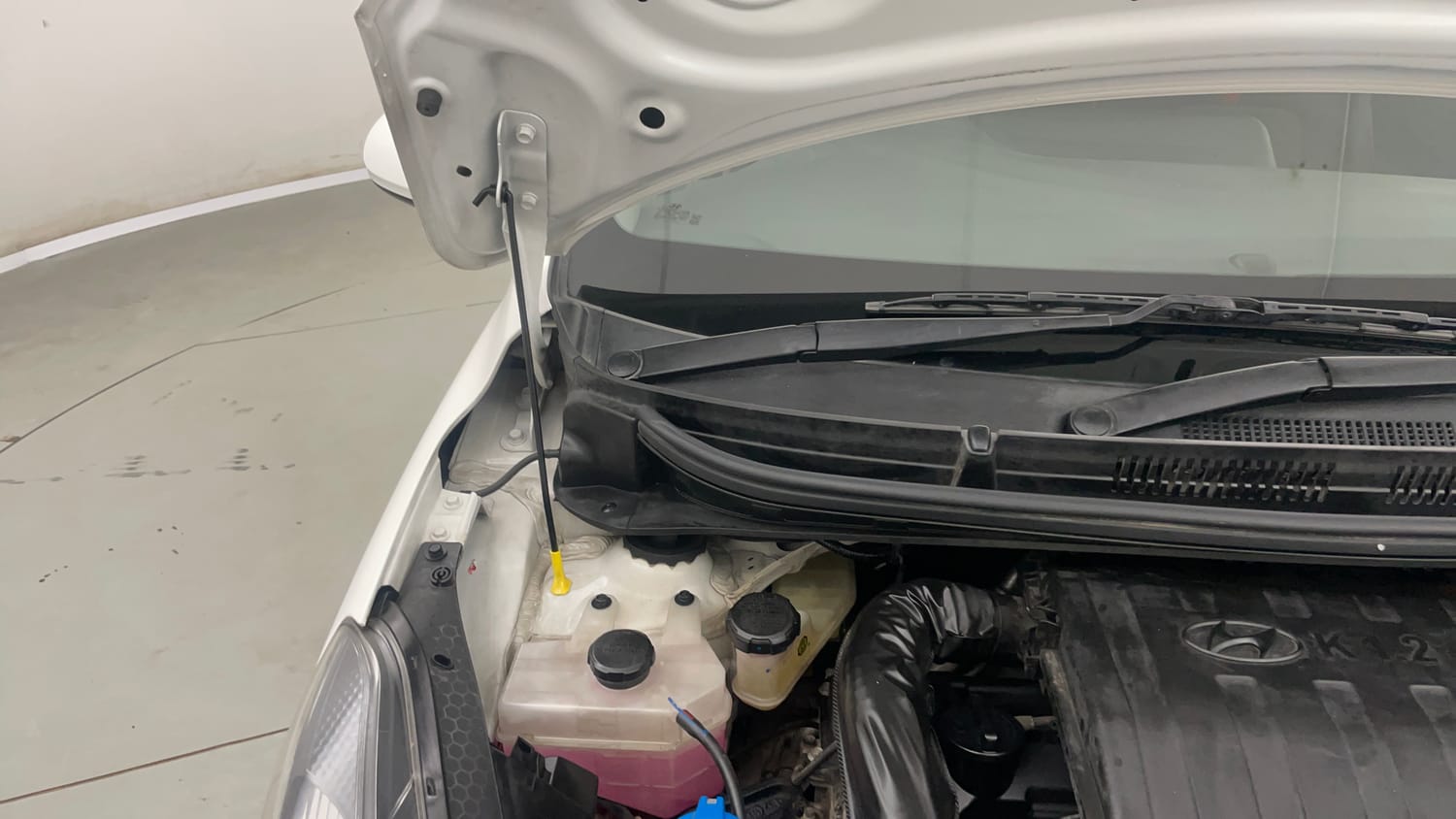 Used 2026 Hyundai Grand i10 Nios Magna 1.2 Kappa Petrol Manual engine ENGINE RIGHT SIDE HINGE & APRON VIEW