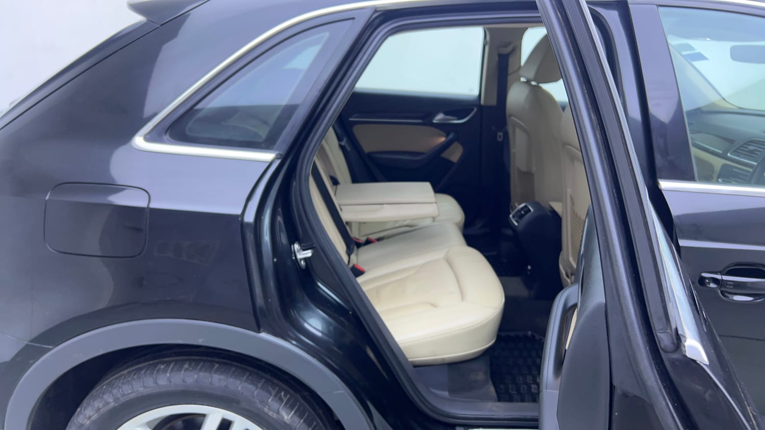 Used 2019 Audi Q3 30 TFSI Premium Petrol Automatic interior RIGHT SIDE REAR DOOR CABIN VIEW