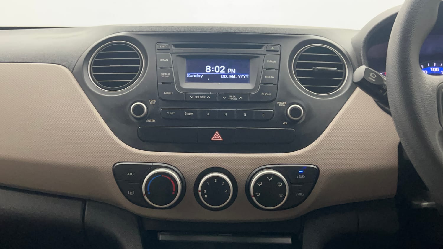 Used 2015 Hyundai Xcent S 1.2 Petrol Manual top_features Integrated (in-dash) music system