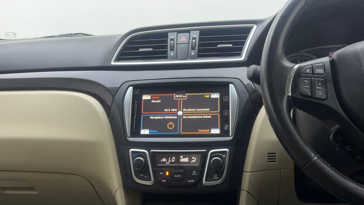 Used 2015 Maruti Suzuki Ciaz ZXI+ Petrol Manual interior MUSIC SYSTEM & AC CONTROL VIEW
