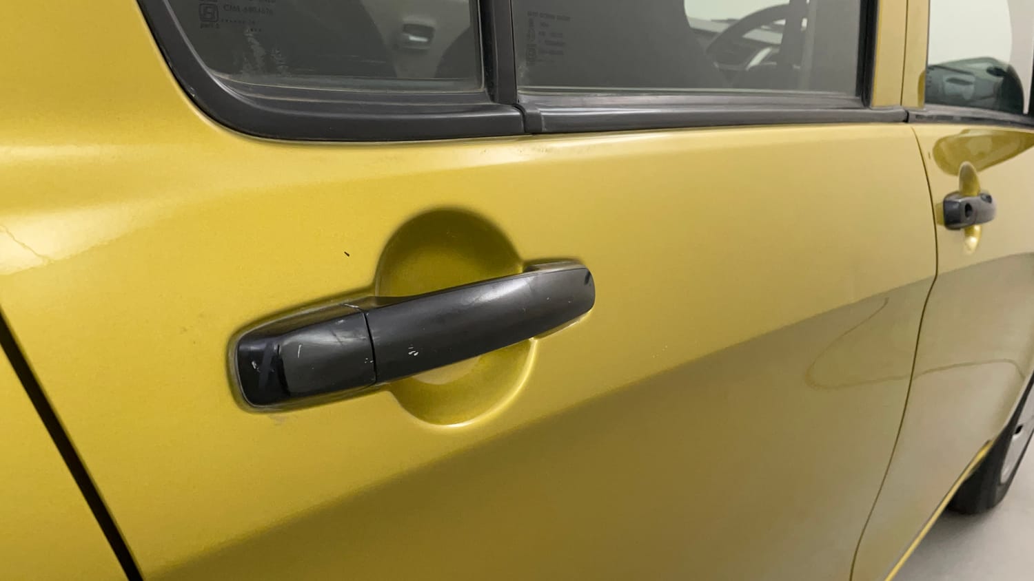 Used 2014 Maruti Suzuki Celerio VXi AMT Petrol Automatic dents MINOR SCRATCH