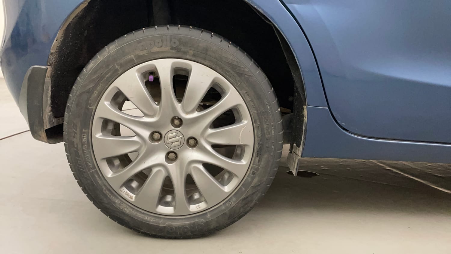 Used 2018 Maruti Suzuki Baleno Zeta 1.2 AT Petrol Automatic tyres RIGHT REAR TYRE RIM VIEW