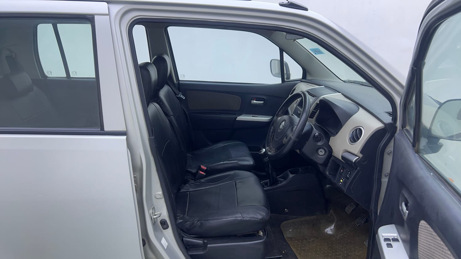 Used 2016 Maruti Suzuki Wagon R LXI CNG Cng Manual interior RIGHT SIDE FRONT DOOR CABIN VIEW