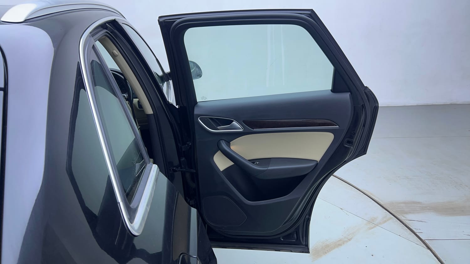 Used 2019 Audi Q3 30 TFSI Premium Petrol Automatic interior RIGHT REAR DOOR OPEN VIEW