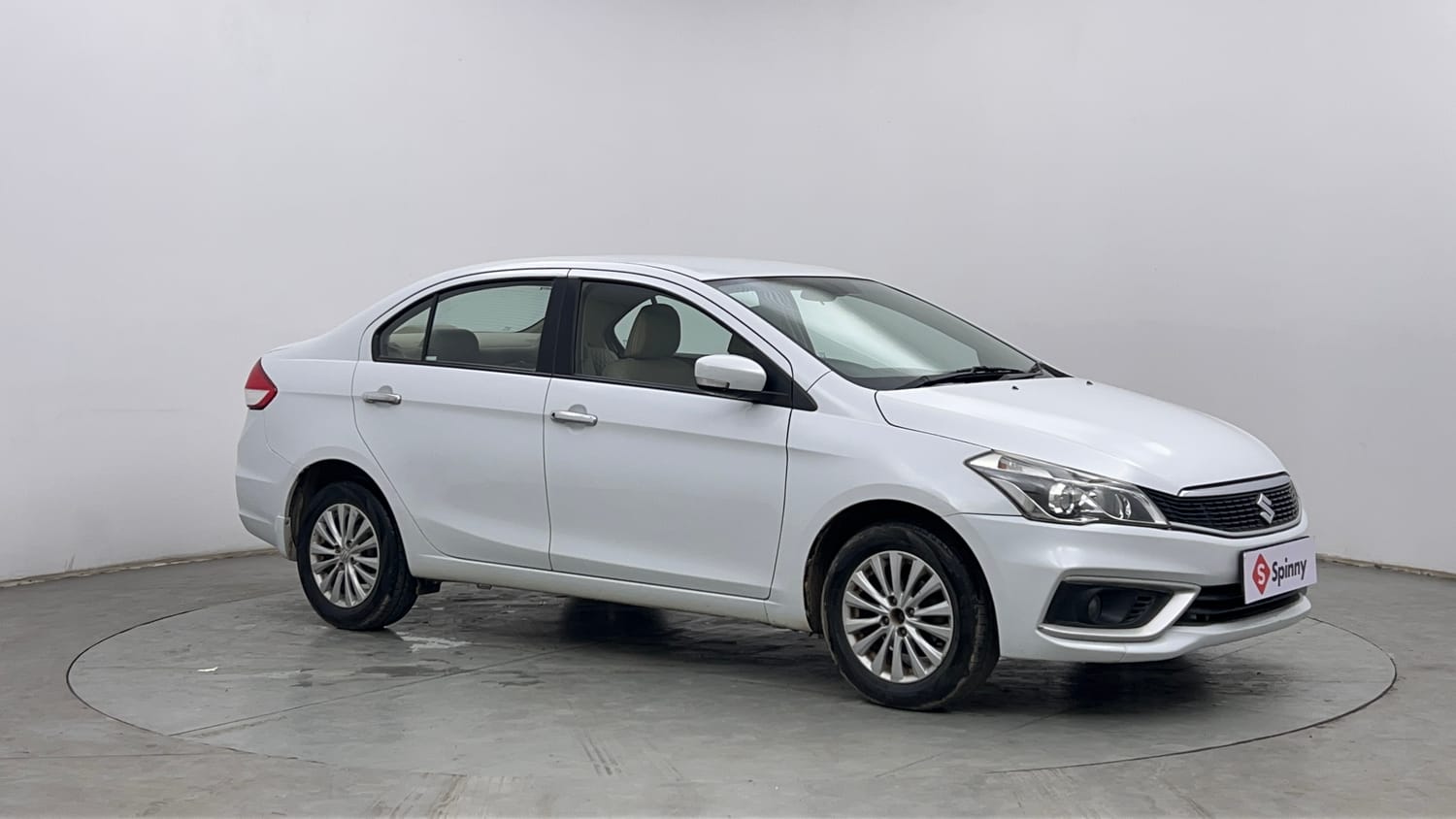 Used 2019 Maruti Suzuki Ciaz Delta Hybrid 1.5 Petrol Manual exterior RIGHT FRONT CORNER VIEW