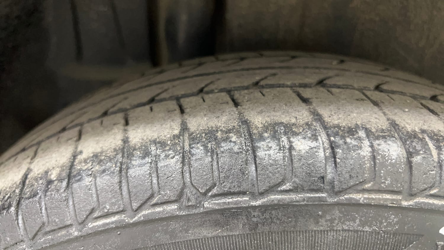 Used 2018 Maruti Suzuki Ertiga ZXI+ Petrol Manual tyres RIGHT REAR TYRE TREAD VIEW