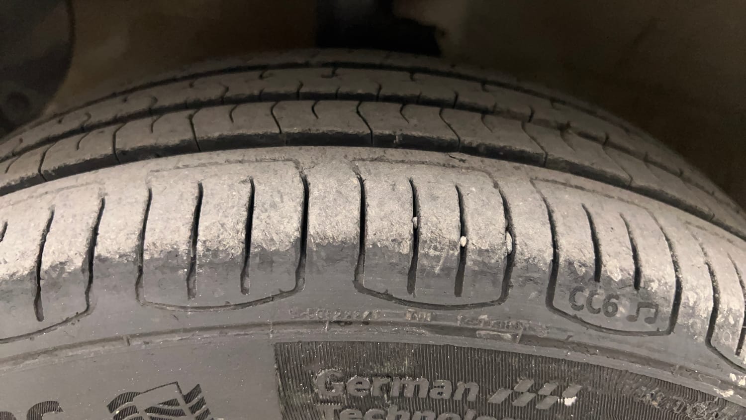 Used 2014 Hyundai Grand i10 Asta AT 1.2 Kappa VTVT Petrol Automatic tyres LEFT FRONT TYRE TREAD VIEW