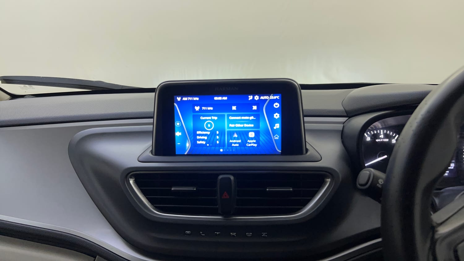 Used 2023 Tata Altroz XZ Diesel Diesel Manual top_features Integrated (in-dash) music system