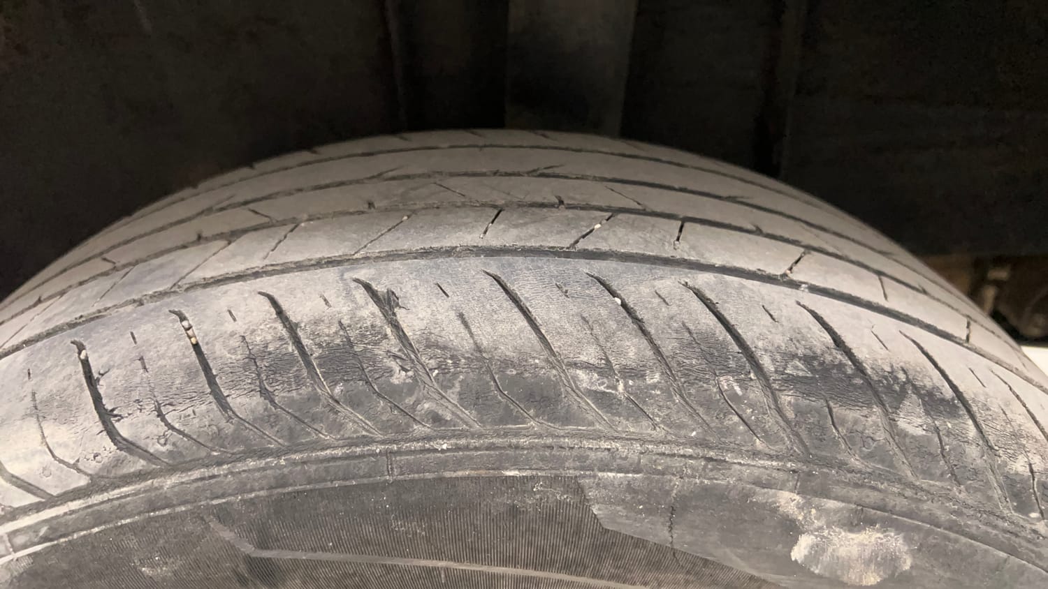 Used 2021 Renault Kiger RXT AMT Petrol Automatic tyres LEFT REAR TYRE TREAD VIEW