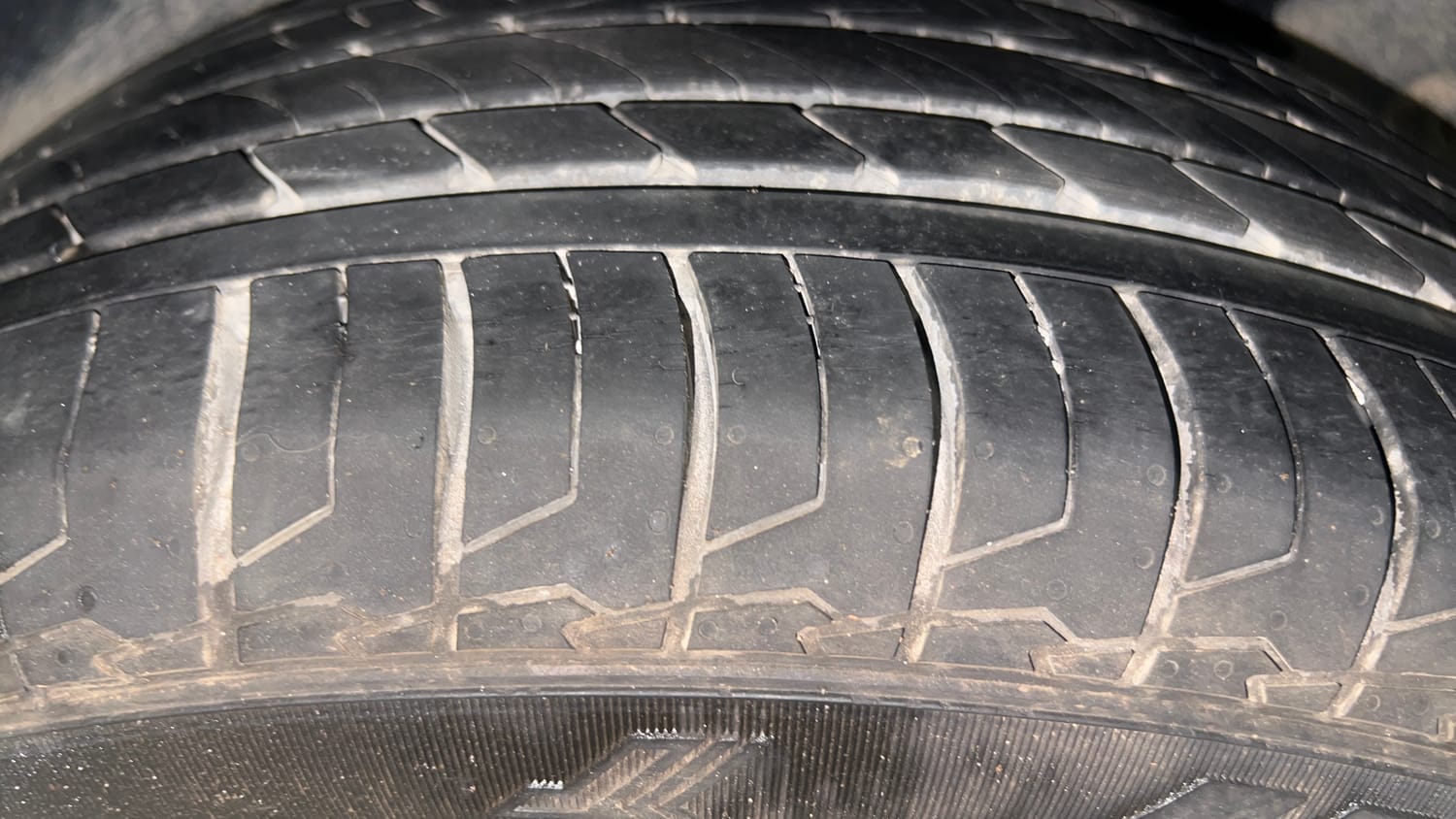 Used 2023 Hyundai Creta SX (O) 1.5 Petrol IVT Petrol Automatic tyres LEFT REAR TYRE TREAD VIEW