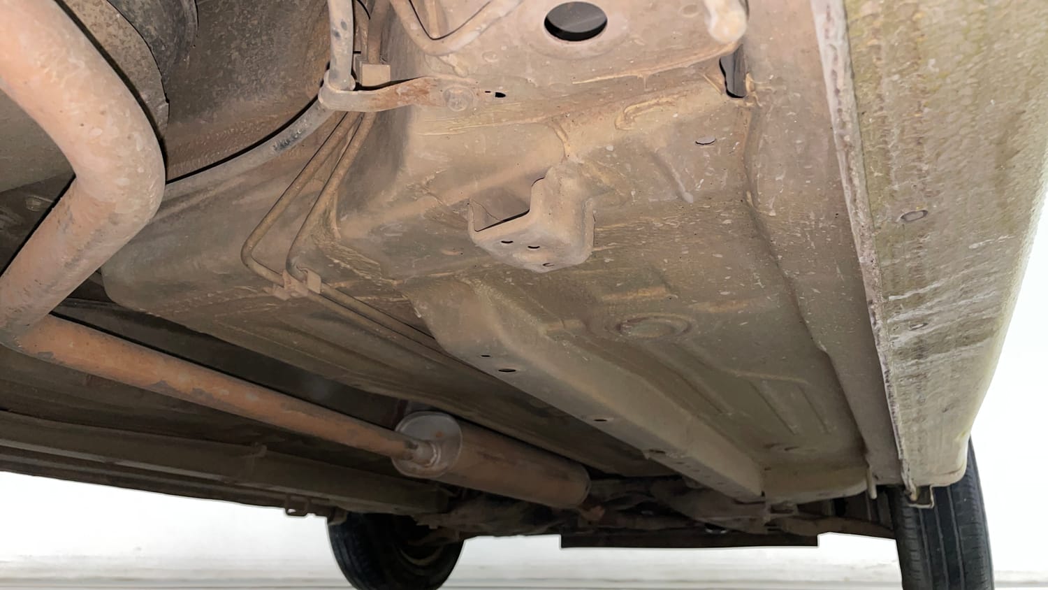 Used 2014 Maruti Suzuki Celerio VXi AMT Petrol Automatic extra REAR RIGHT UNDERBODY VIEW
