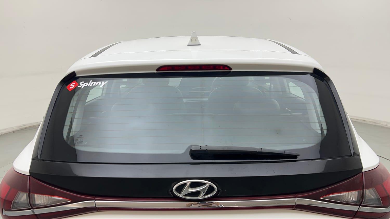 Used 2023 Hyundai i20 Asta (O) 1.2 IVT Petrol Automatic exterior BACK WINDSHIELD VIEW
