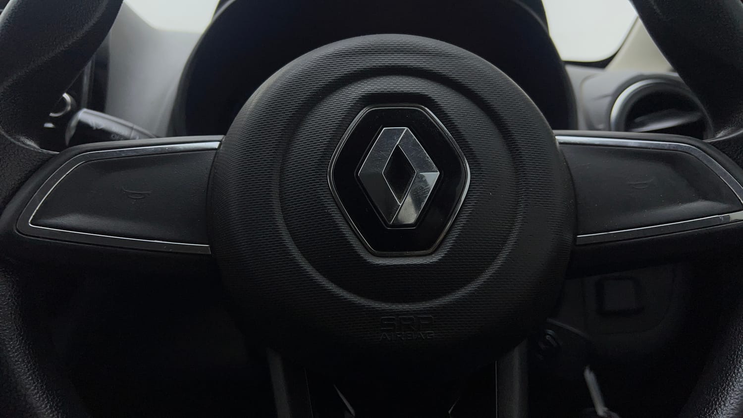 Used 2021 Renault Kwid RXT 1.0 AMT (O) Petrol Automatic top_features Airbags
