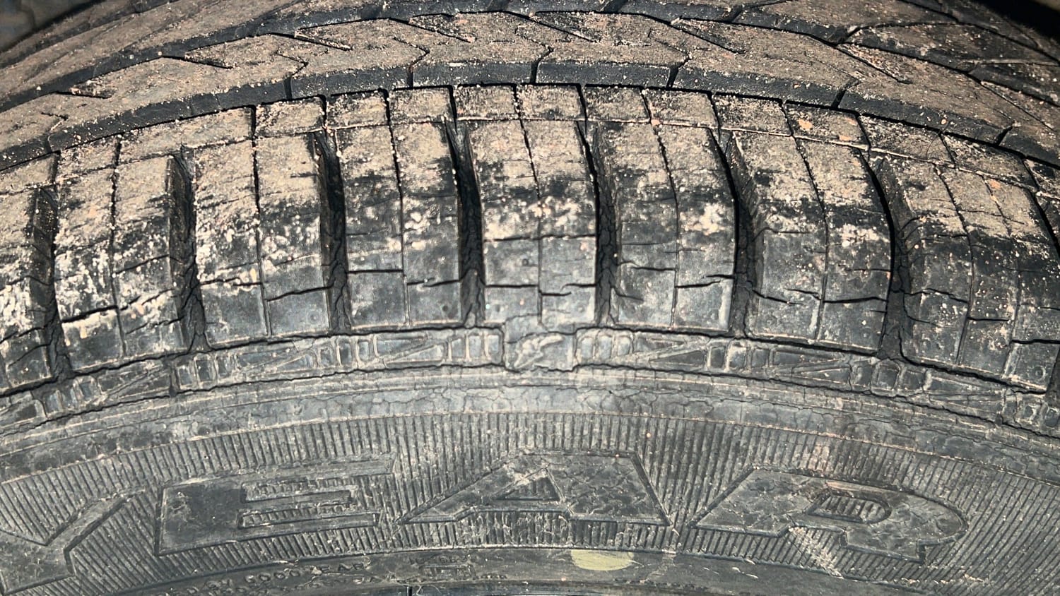 Used 2015 Hyundai Xcent S 1.2 Petrol Manual tyres RIGHT REAR TYRE TREAD VIEW