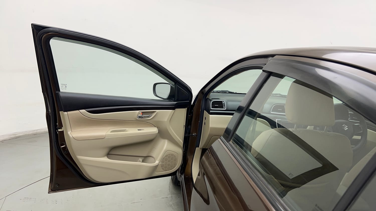 Used 2016 Maruti Suzuki Ciaz ZXi Petrol Manual interior LEFT FRONT DOOR OPEN VIEW