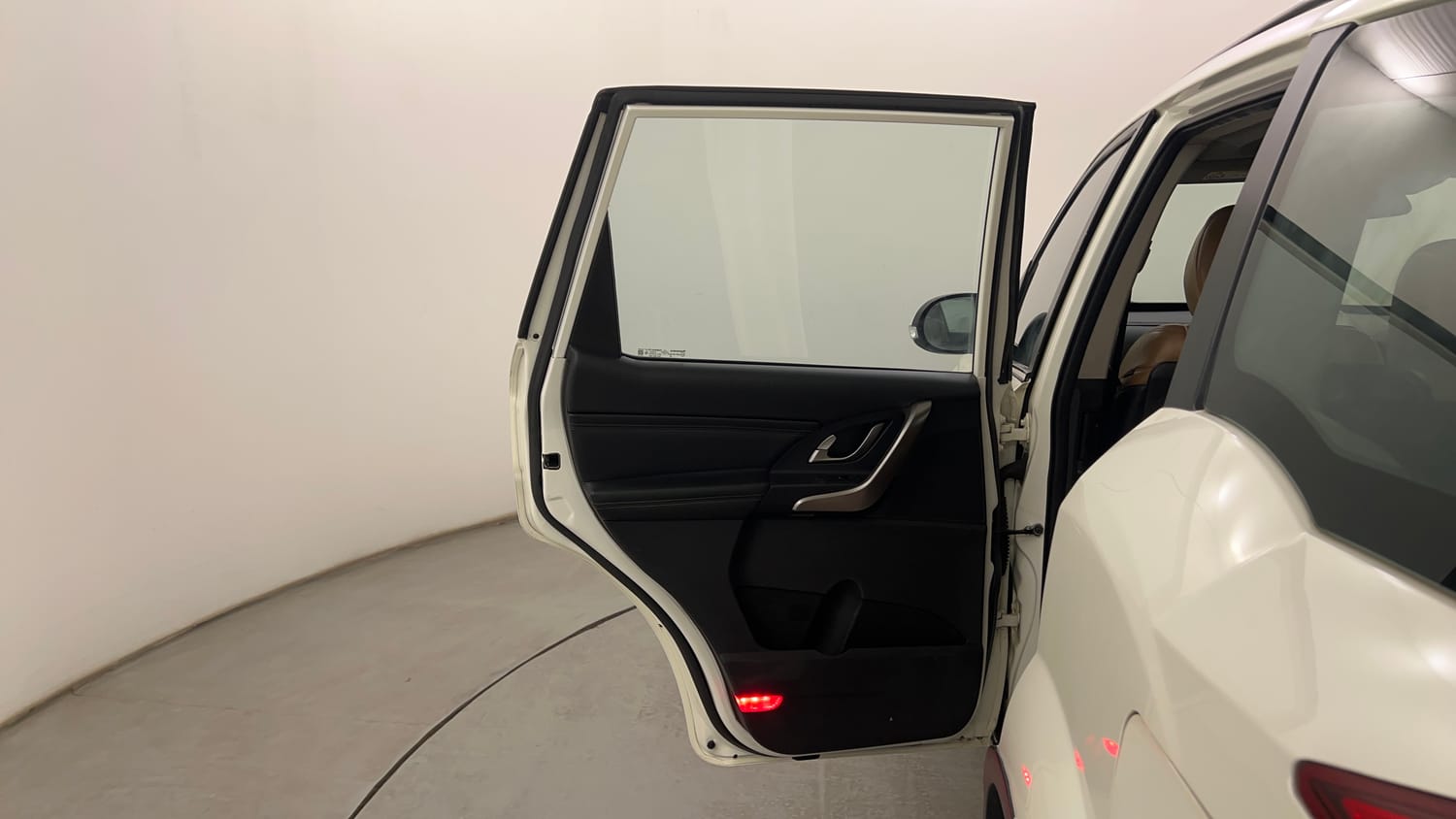 Used 2018 Mahindra XUV500 W11 Diesel Manual interior LEFT REAR DOOR OPEN VIEW
