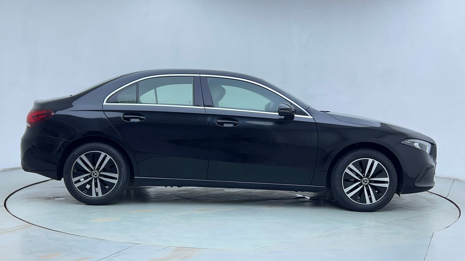 Used 2021 Mercedes-Benz A-Class Limousine 200 Petrol Automatic exterior RIGHT SIDE VIEW