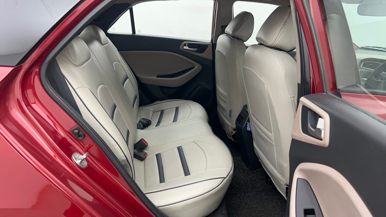 Used 2018 Hyundai Elite i20 Sportz 1.2 Petrol Manual interior RIGHT SIDE REAR DOOR CABIN VIEW