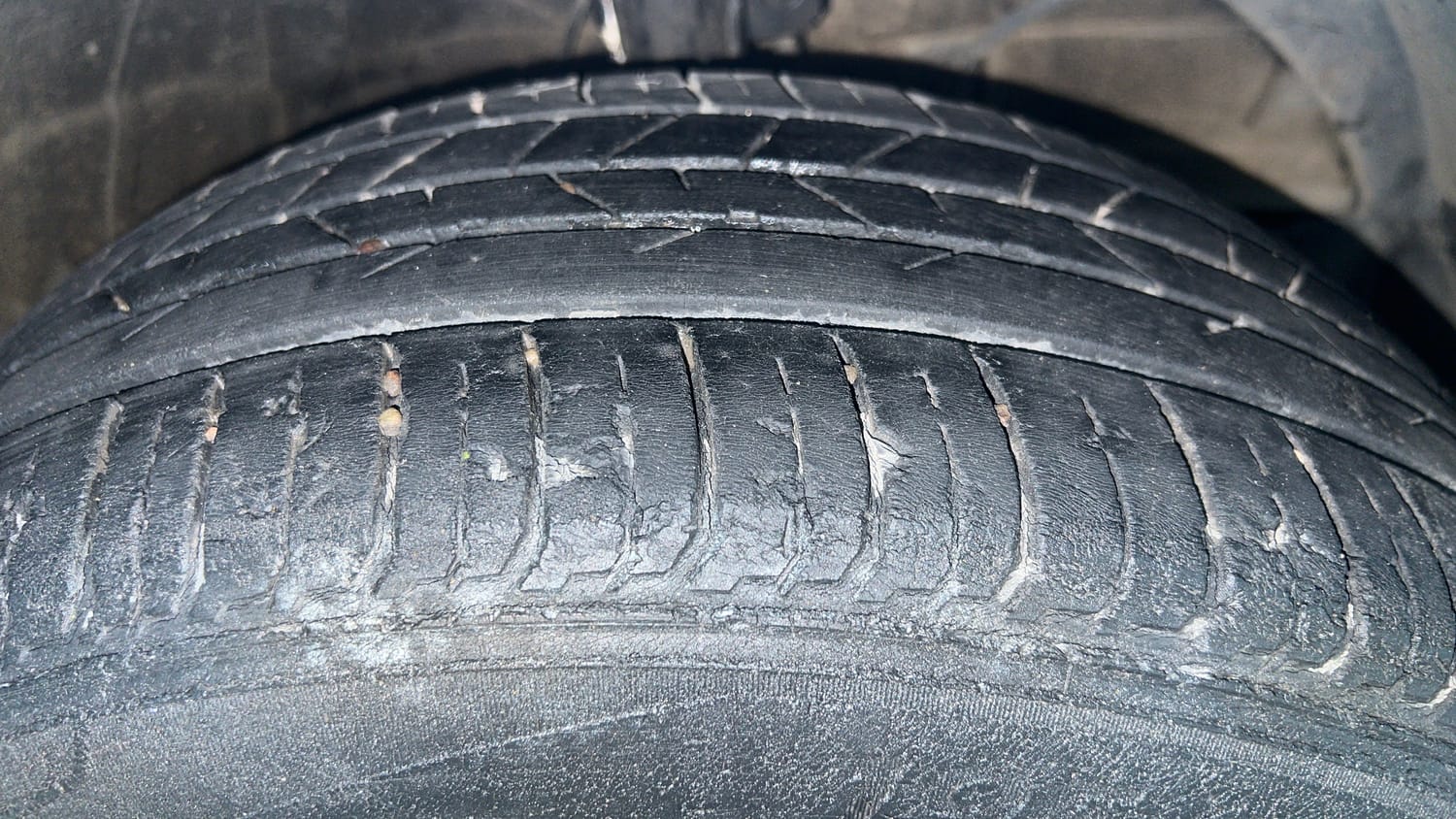 Used 2021 Maruti Suzuki Baleno Delta Petrol Manual tyres RIGHT FRONT TYRE TREAD VIEW