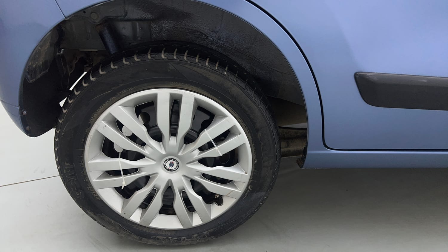 Used 2018 Maruti Suzuki Wagon R VXI Petrol Manual tyres RIGHT REAR TYRE RIM VIEW
