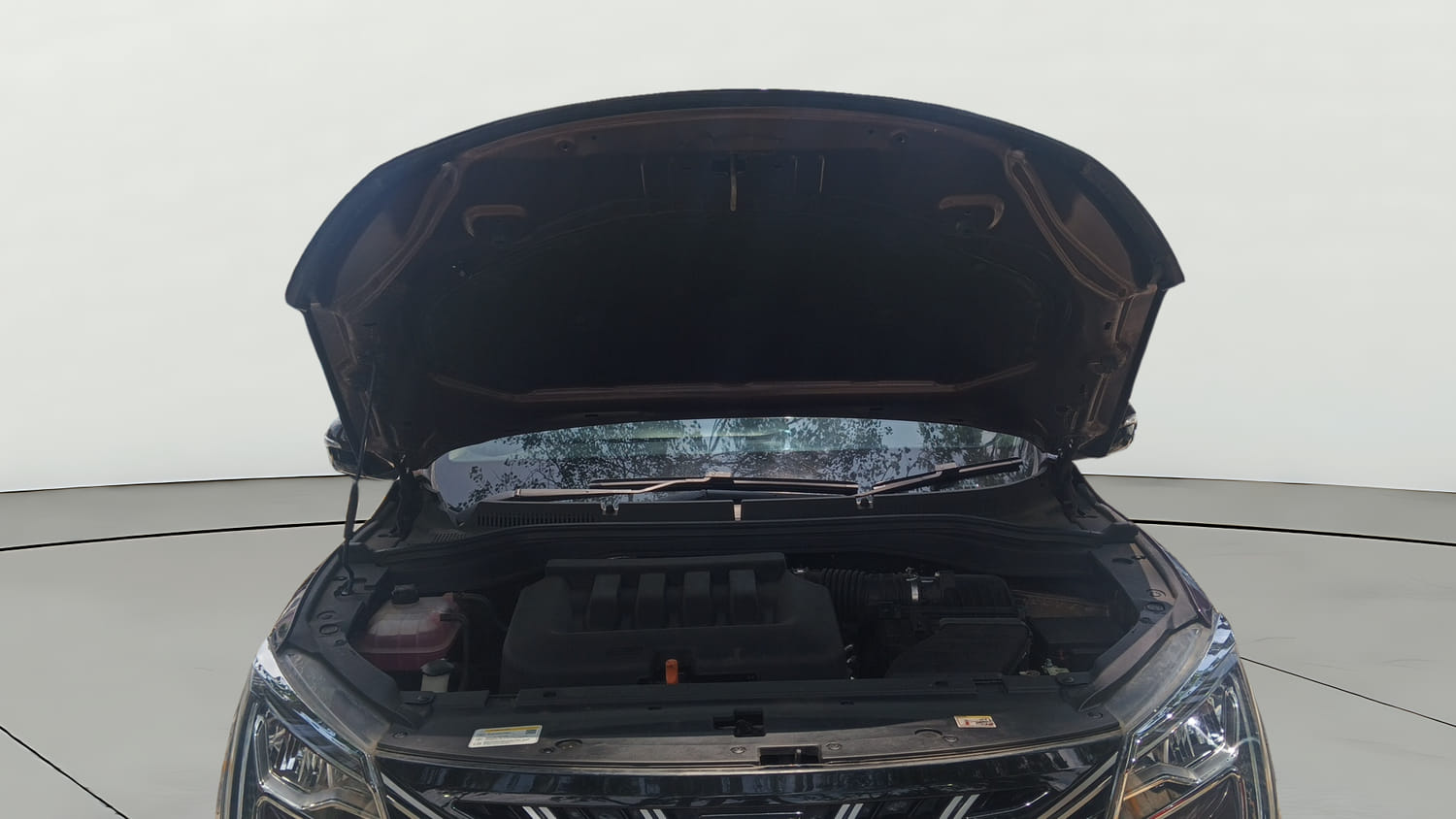 Used 2025 Mahindra XUV700 AX7 Luxury Pack Petrol AT 7 STR Petrol Automatic engine ENGINE & BONNET OPEN FRONT VIEW