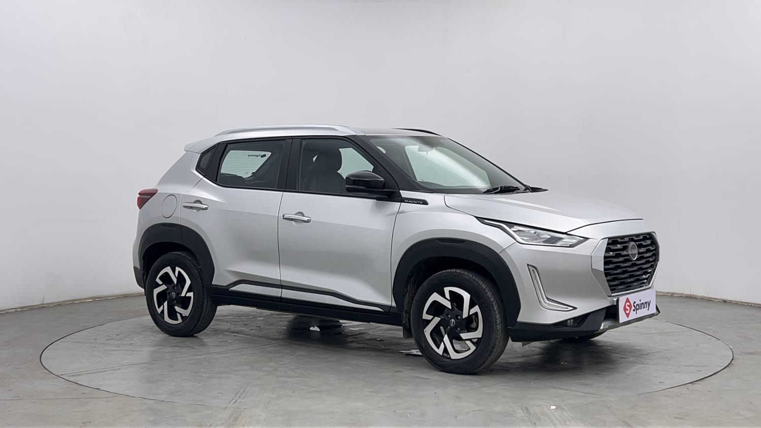 Used 2023 Nissan Magnite XV Petrol Manual exterior RIGHT FRONT CORNER VIEW