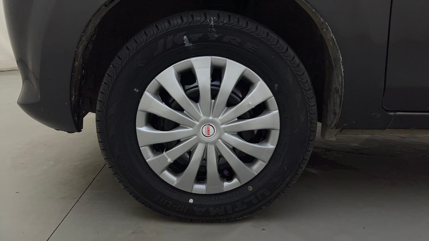 Used 2014 Maruti Suzuki Alto 800 Lxi Petrol Manual tyres LEFT FRONT TYRE RIM VIEW