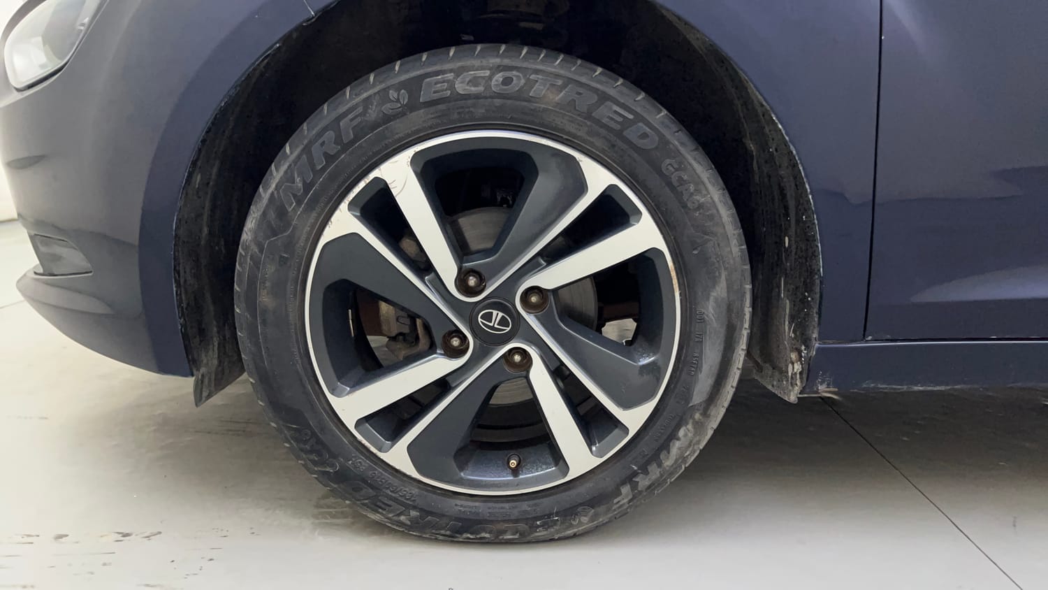 Used 2023 Tata Altroz XZ Diesel Diesel Manual tyres LEFT FRONT TYRE RIM VIEW