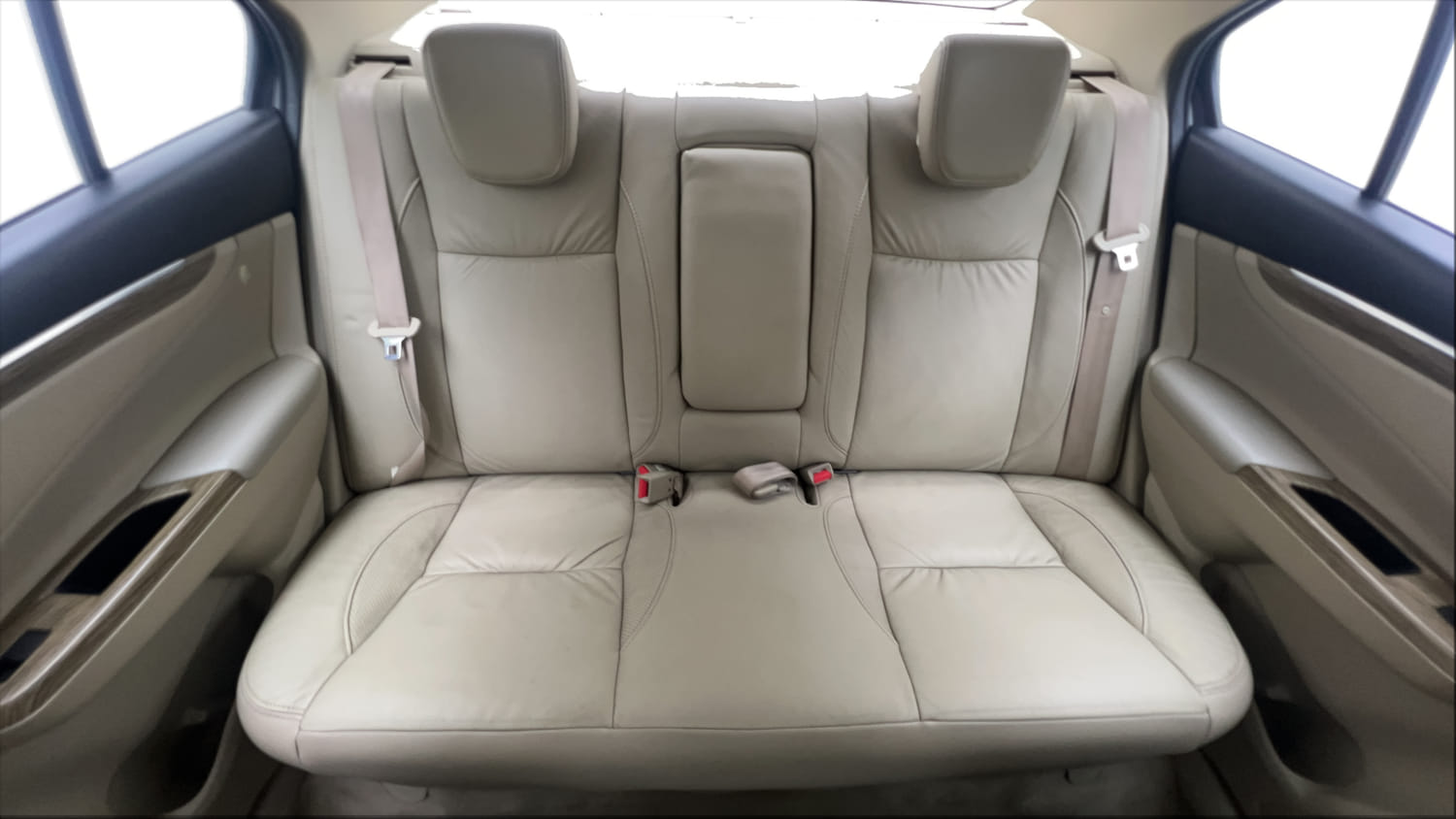 Used 2018 Maruti Suzuki Ciaz Alpha Hybrid 1.5 AT Petrol Automatic interior REAR SEAT CONDITION VIEW