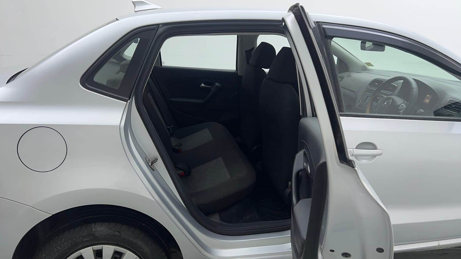 Used 2018 Volkswagen Ameo Trendline 1.0L (P) Petrol Manual interior RIGHT SIDE REAR DOOR CABIN VIEW