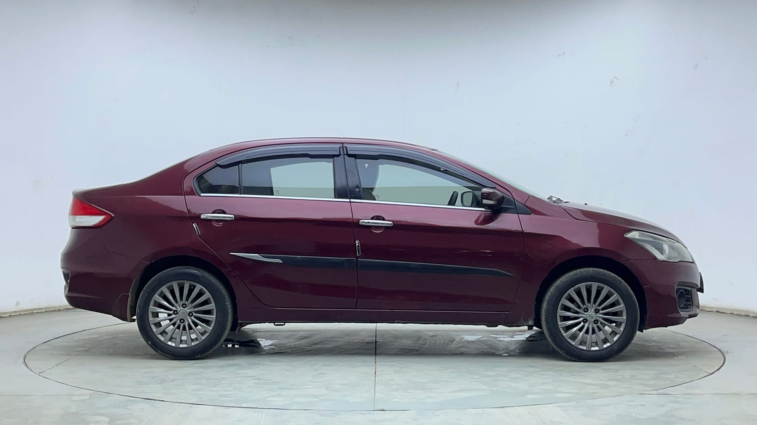 Used 2017 Maruti Suzuki Ciaz Alpha 1.4 AT Petrol Automatic exterior RIGHT SIDE VIEW