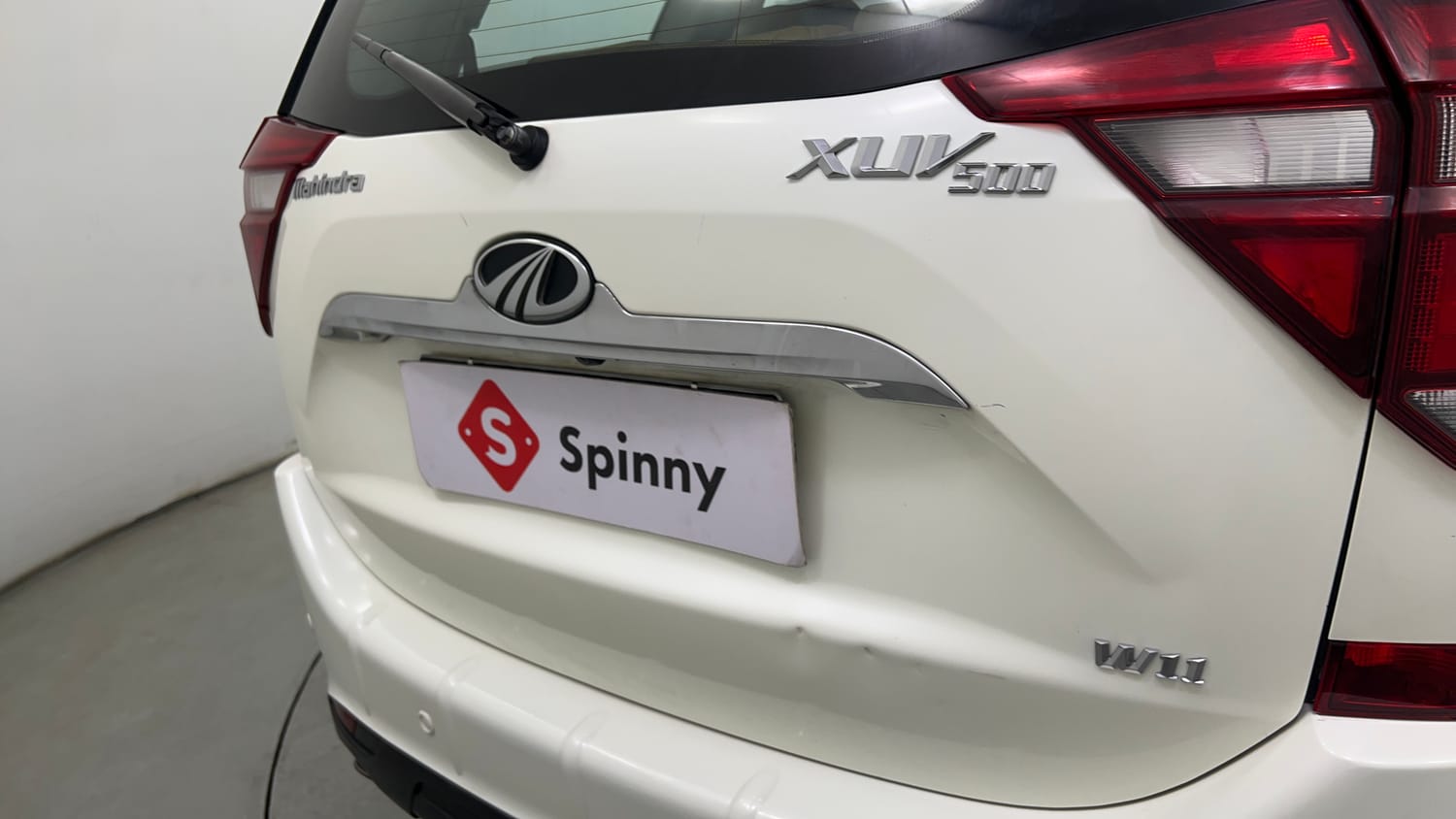 Used 2018 Mahindra XUV500 W11 Diesel Manual dents MINOR SCRATCH