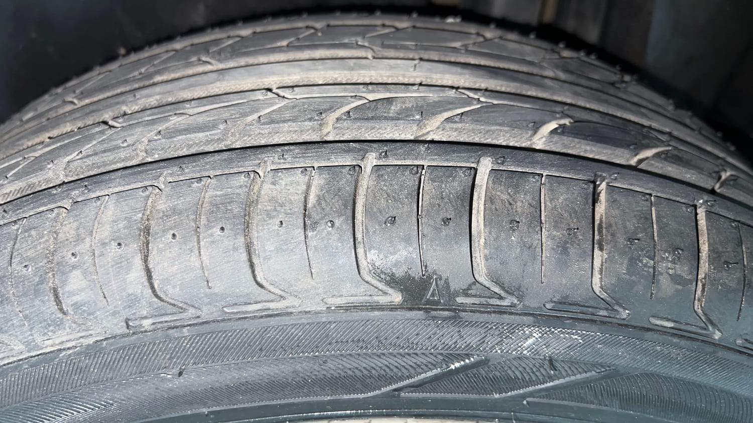 Used 2016 Maruti Suzuki Ciaz ZXi Petrol Manual tyres LEFT REAR TYRE TREAD VIEW